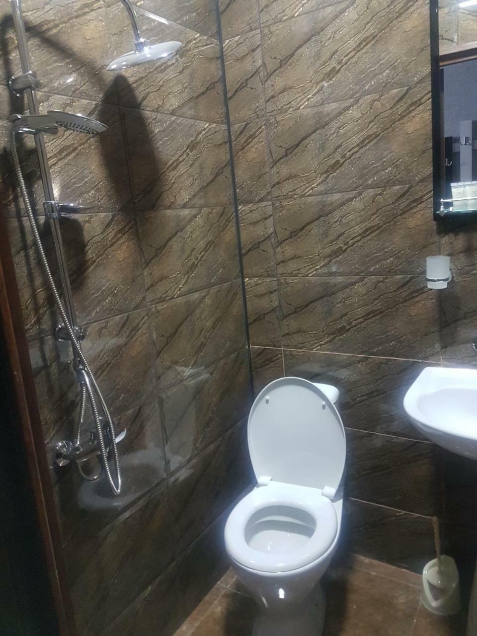 Hotel Leader Tbiliszi Kültér fotó