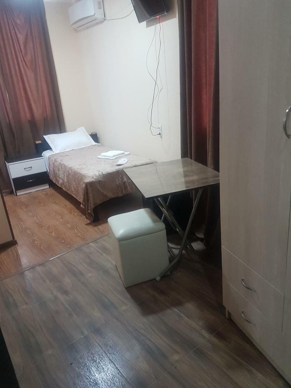 Hotel Leader Tbiliszi Kültér fotó