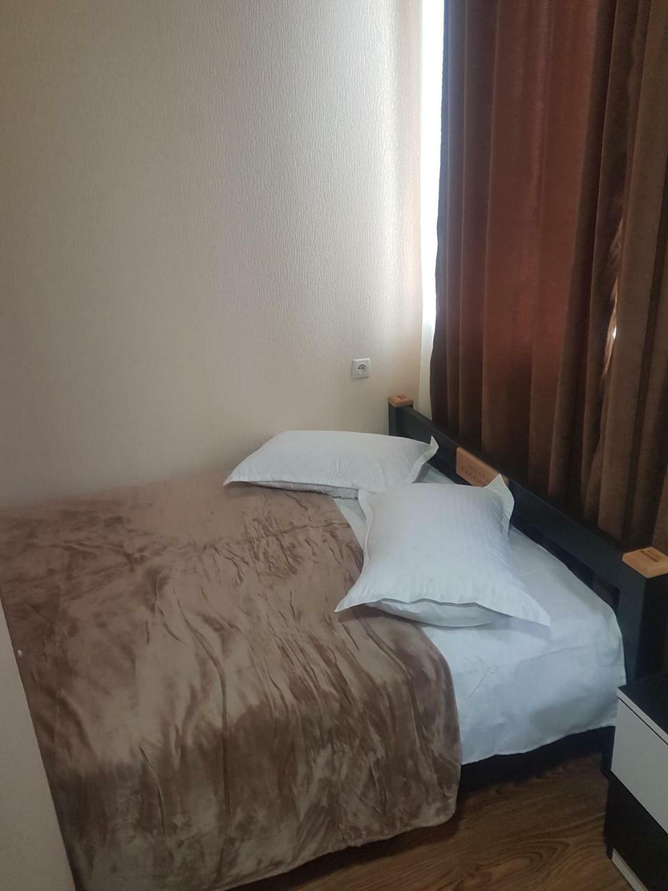 Hotel Leader Tbiliszi Kültér fotó
